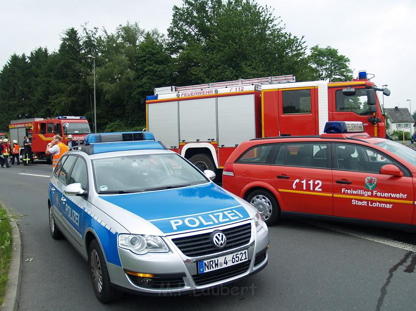 Schwerer Unfall mit Reisebus Lohmar Donrather Dreieck P350.JPG